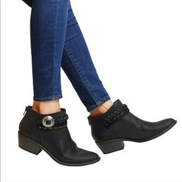 DV by Dolce Vita Shoes - [BOOTIES] NEW DV black braided western target boot